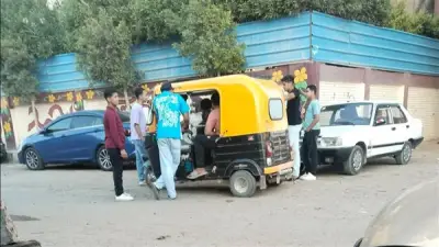 طلاب الإعدادية بالإسكندرية يستعينون بالتوك توك لأداء الامتحانات