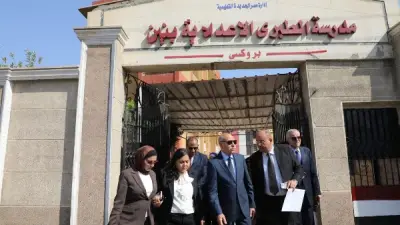 محافظ القاهرة يتفقد لجان امتحانات الإعدادية ويطمئن على سيرها