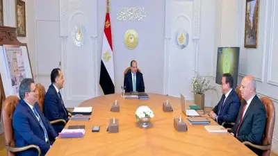 السيسي يكلف الحكومة بتسريع ميكنة التأمين الصحي وتطوير المنشآت الصحية