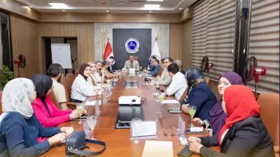 رئيس جامعة المنصورة الأهلية يناقش تطوير الرعاية الطبية وتفعيل الصيدلية الذكية
