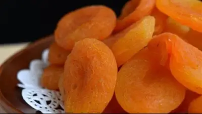 طريقة عمل المشمش المجفف في المنزل بخطوات سهلة وصحية