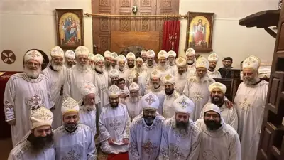 الأنبا رافائيل يناقش اللاهوت الدفاعي مع كهنة وسط القاهرة في مؤتمر