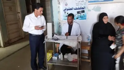 وكيل صحة الأقصر يتفقد القافلة الطبية بوحدة نجع عبد العزيز لمتابعة الخدمات