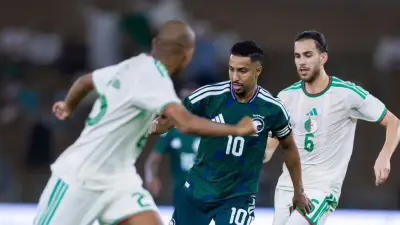 جدل حول إبعاد سالم الدوسري عن التشكيلة الأساسية للمنتخب السعودي