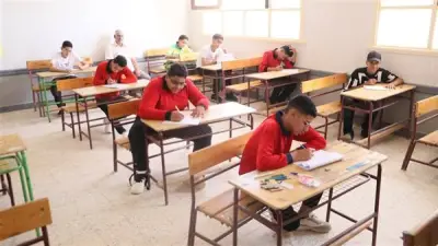 طلاب الإعدادية بالوادي الجديد يؤدون امتحان الجبر وسط متابعة مستمرة