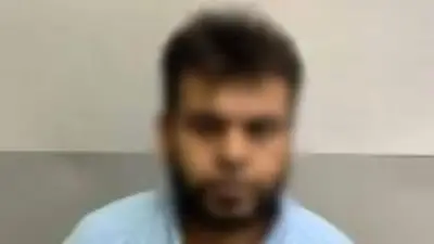 عامل يضرب طفلته حتى الموت انتقاماً من زوجته في السلام