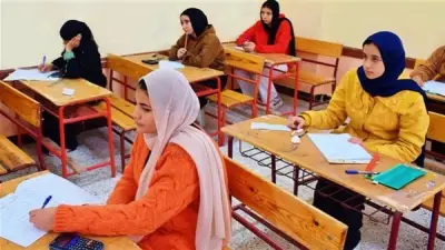 إحالة موظفة للتحقيق لمساعدتها نجلها في امتحانات الإعدادية بالقليوبية