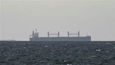 واشنطن تنفي إغلاق مضيق هرمز وطهران تصر على تعطيل الملاحة