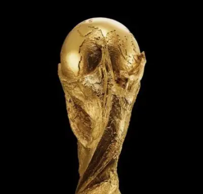 محافظ القاهرة يشارك أهالي الأسمرات مشاهدة افتتاح بطولة كأس العالم لكرة القدم