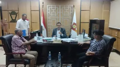 رئيس مركز بلاط بالوادي الجديد يتابع ملفات تقنين أراضي أملاك الدولة