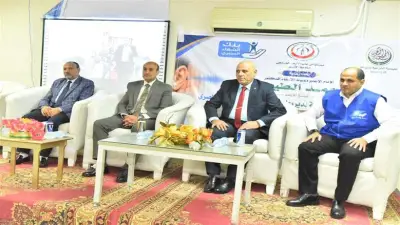 محافظ أسيوط ونائب رئيس الأزهر يسلمان 140 سماعة طبية لـ70 طفلاً من ضعاف السمع