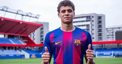 برشلونة يعلن رسمياً التعاقد مع حمزة عبد الكريم حتى 2029