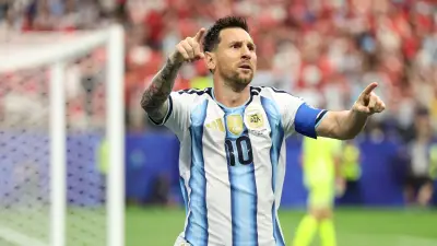 كواليس احتفال منتخب الأرجنتين بعيد ميلاد ميسي الـ39