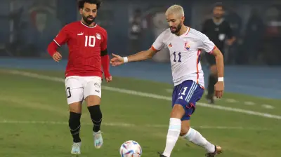 قرار مفاجئ من بي إن سبورتس بتعيين معلقين عماني وتونسي لمباراة مصر وبلجيكا في كأس العالم