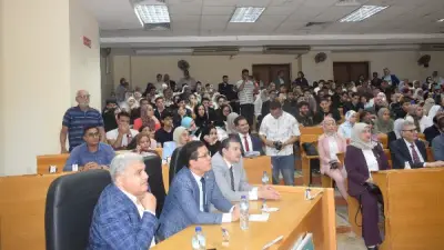 رئيس جامعة بنها يشهد مشروعات تخرج طلاب حاسبات وذكاء اصطناعي