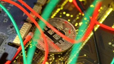 توقعات بهبوط أعمق لبيتكوين قد يصل بالسعر إلى 52 ألف دولار