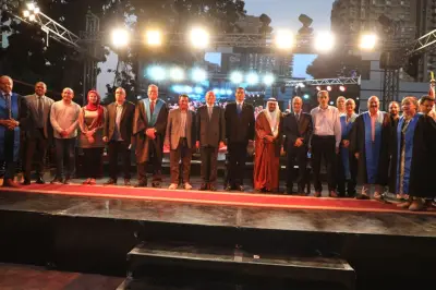 محافظ القاهرة يكرم الطلاب الوافدين المتفوقين بأكاديمية السادات