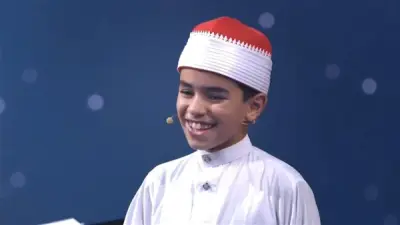 طفل يصدح بأنشودة دينية أمام السيسي في حفل تخرج أئمة الأوقاف