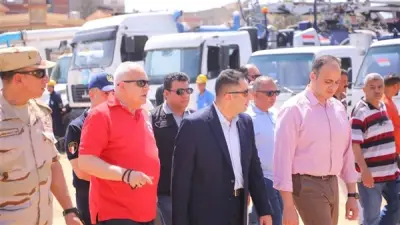 محافظ دمياط يتفقد اصطفاف معدات النظافة والطوارئ لرفع الجاهزية