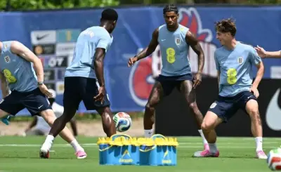تفاصيل سرقة معدات وأحذية نجوم منتخب إنجلترا في أمريكا