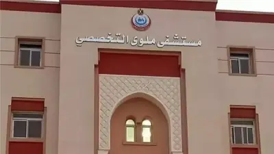 مصرع طبيب وأبنائه الثلاثة في حادث انقلاب سيارة بالمنيا