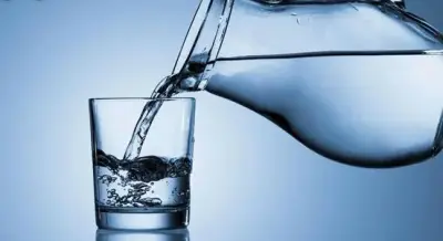 هل شرب الماء يضر الجسم؟ وزارة الصحة تحسم الجدل وتؤكد فوائده