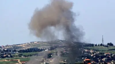 سقوط مسيرة مفخخة جنوب لبنان دون إصابات وهجمات على 70 موقعا لحزب الله
