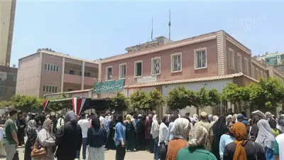 طلاب الثانوية بالشرقية: امتحانات الدين والوطنية سهلة ومطمئنة