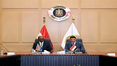 وزير الصناعة: تفاوض مع كبرى شركات الأدوية لضخ استثمارات جديدة بمصر