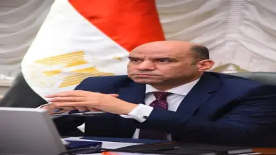 وزير العمل يتابع حادث انقلاب سيارة عمال بالعلمين ويوجه بصرف الإعانات