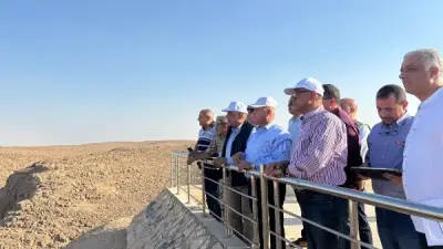 وزيرا النقل والكهرباء يتفقدان جبل سحابة وجبل عتاقة لمشروعات طاقة الرياح