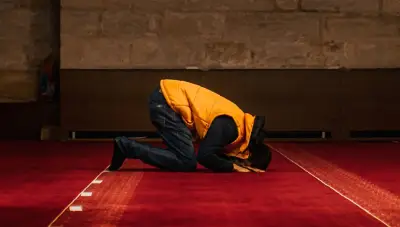 الإفتاء توضح حكم صلاة ركعتين ليلة رأس السنة الهجرية وهل هي بدعة