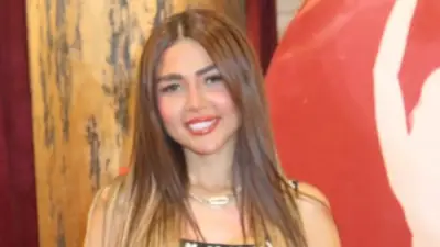 فرح شعبان تتألق بإطلالة صيفية بالأسود والأبيض عبر إنستجرام