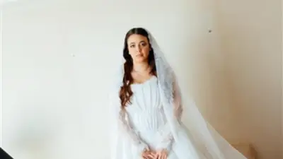هايدي رفعت تتألق بفستان زفاف أنيق وتخطف الأنظار في ليلة العمر