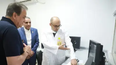 وزير الصحة يشيد بأول عملية تغيير صمام أورطي بالقسطرة دون فتح الصدر في المنيا