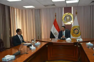 وزير الصناعة يبحث خطط توسع استثمارات جيد تكستايل التركية في مصر