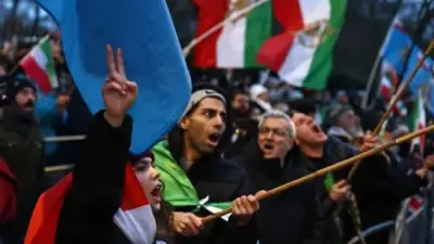 احتجاجات في إيران تطالب باستقالة قاليباف وعراقجي رفضاً للاتفاق مع أمريكا