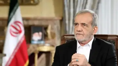 الرئيس الإيراني يبحث مع وزير الداخلية الباكستاني تعزيز التعاون الثنائي