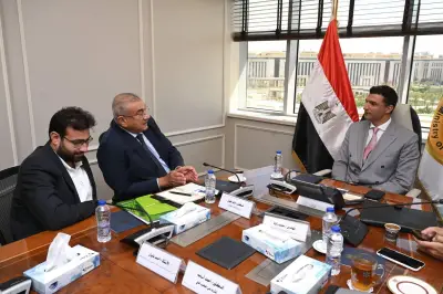 خالد هاشم يشجع شركات الأدوية على التوسع في تعميق صناعات المستلزمات الطبية