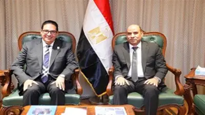 وزير العمل ورئيس جامعة القاهرة يبحثان ربط مخرجات التعليم بسوق العمل