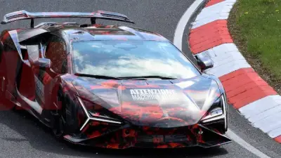 لامبورجيني تستعد لإطلاق ريفويلتو SV بقوة 1065 حصانًا ونسخة محدودة