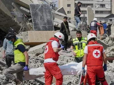 الدفاع المدني اللبناني: 3 شهداء في غارة للاحتلال استهدفت سيارة بمحيط بلدة زوطر الشرقية