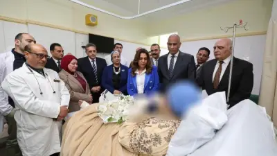 وزيرة التنمية المحلية تزور رئيسة قرية أبوسكين المصابة أثناء إزالة تعدٍ