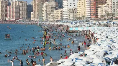 انخفاض نسب الإشغال واستقرار البحر في شواطئ الإسكندرية الثلاثاء