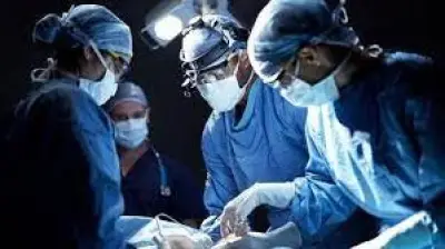 فريق طبي بمستشفى بنها ينقذ طفلة بعد اختراق سيخ حديدي لجسدها
