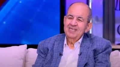 محمد التاجي ينتقد مطربة لظهورها المتأخر على المسرح وتشويه تراث أم كلثوم