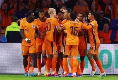 هولندا تتقدم على اليابان 2-1 في تصفيات كأس العالم 2026