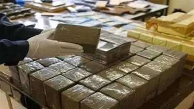 ضبط 3 متهمين بحوزتهم 110 فرش حشيش داخل سيارة بالسنطة في الغربية