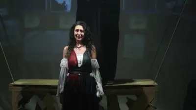 انطلاق عروض مسرحية ظل نوتردام على خشبة مسرح الجيزويت صور