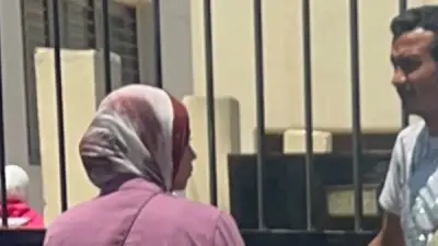 شهد ووالدها يغادران محكمة بورسعيد قبل أولى جلسات محاكمة قاتلة عروس بورسعيد